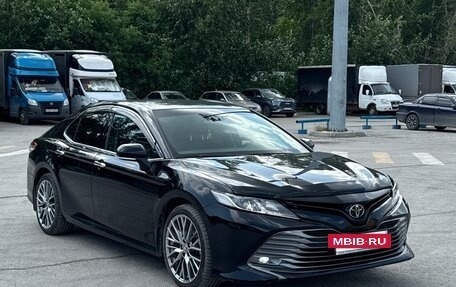 Toyota Camry, 2019 год, 3 130 000 рублей, 2 фотография