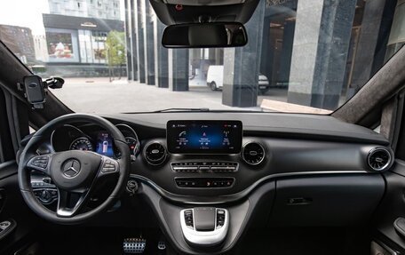 Mercedes-Benz V-Класс, 2023 год, 16 100 000 рублей, 26 фотография