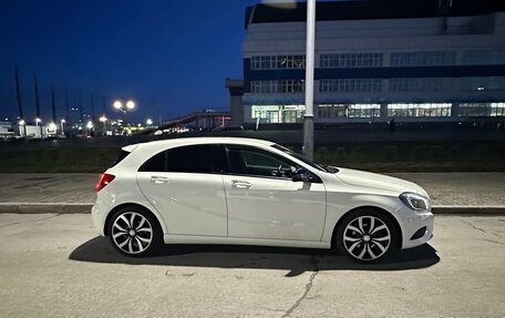 Mercedes-Benz A-Класс, 2015 год, 1 600 000 рублей, 4 фотография