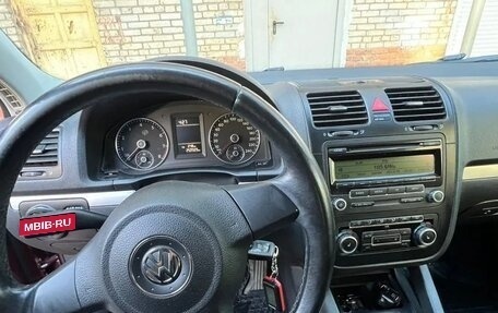 Volkswagen Jetta VI, 2010 год, 660 000 рублей, 2 фотография