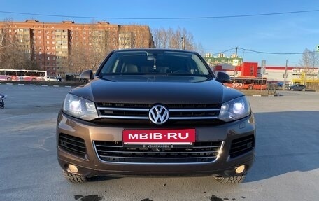 Volkswagen Touareg III, 2010 год, 1 640 000 рублей, 2 фотография