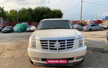 Cadillac Escalade III, 2011 год, 1 800 000 рублей, 2 фотография