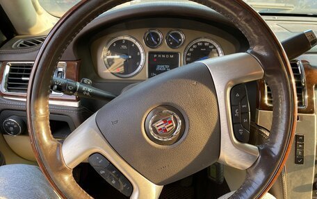 Cadillac Escalade III, 2011 год, 1 800 000 рублей, 12 фотография