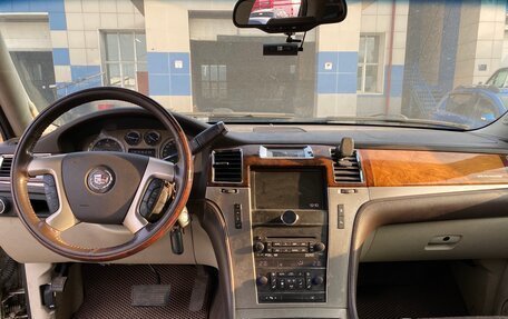 Cadillac Escalade III, 2011 год, 1 800 000 рублей, 8 фотография