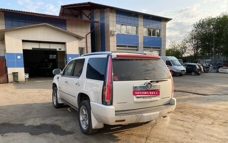 Cadillac Escalade III, 2011 год, 1 800 000 рублей, 6 фотография
