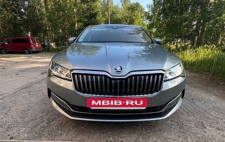 Skoda Superb III рестайлинг, 2019 год, 3 550 000 рублей, 4 фотография