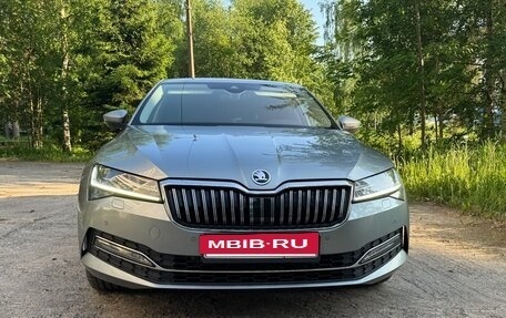 Skoda Superb III рестайлинг, 2019 год, 3 550 000 рублей, 21 фотография