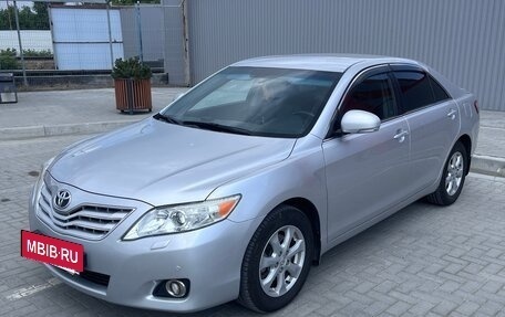Toyota Camry, 2011 год, 1 430 000 рублей, 2 фотография