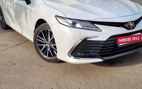 Toyota Camry, 2021 год, 3 650 000 рублей, 3 фотография