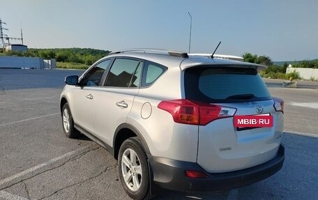 Toyota RAV4, 2014 год, 1 700 000 рублей, 2 фотография