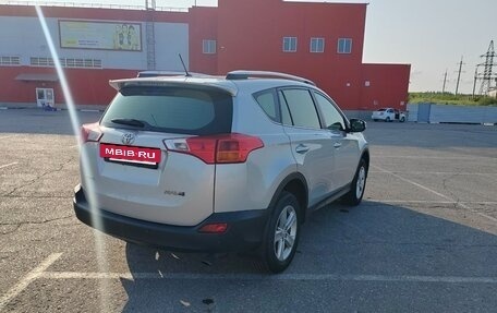 Toyota RAV4, 2014 год, 1 700 000 рублей, 5 фотография