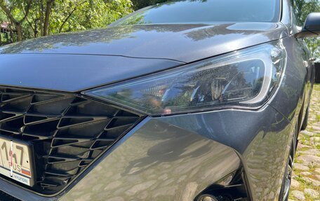 Hyundai Solaris II рестайлинг, 2021 год, 1 720 000 рублей, 2 фотография