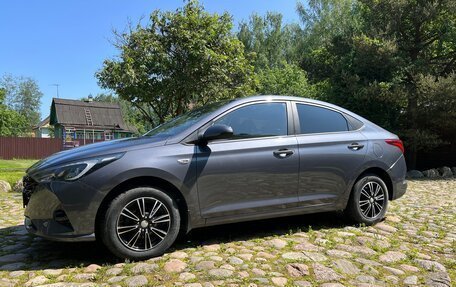 Hyundai Solaris II рестайлинг, 2021 год, 1 720 000 рублей, 5 фотография