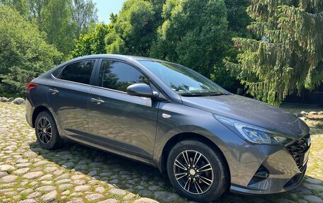 Hyundai Solaris II рестайлинг, 2021 год, 1 720 000 рублей, 7 фотография