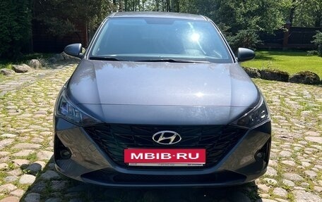 Hyundai Solaris II рестайлинг, 2021 год, 1 720 000 рублей, 4 фотография