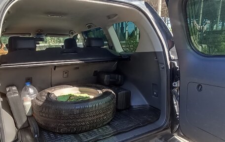 Toyota Land Cruiser Prado 150 рестайлинг 2, 2010 год, 2 800 000 рублей, 7 фотография