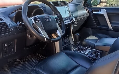Toyota Land Cruiser Prado 150 рестайлинг 2, 2010 год, 2 800 000 рублей, 8 фотография
