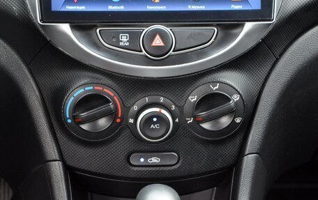 Hyundai Solaris II рестайлинг, 2012 год, 1 049 000 рублей, 17 фотография