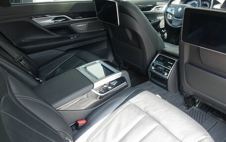 BMW 7 серия, 2018 год, 3 750 000 рублей, 16 фотография