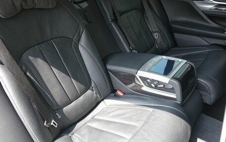 BMW 7 серия, 2018 год, 3 750 000 рублей, 17 фотография
