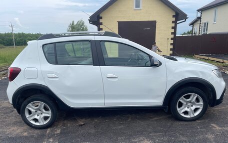 Renault Sandero II рестайлинг, 2019 год, 690 000 рублей, 4 фотография