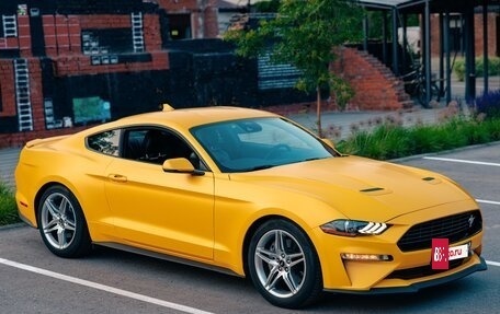 Ford Mustang VI рестайлинг, 2021 год, 4 500 000 рублей, 3 фотография