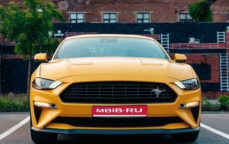 Ford Mustang VI рестайлинг, 2021 год, 4 500 000 рублей, 2 фотография