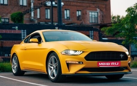 Ford Mustang VI рестайлинг, 2021 год, 4 500 000 рублей, 4 фотография