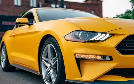 Ford Mustang VI рестайлинг, 2021 год, 4 500 000 рублей, 9 фотография