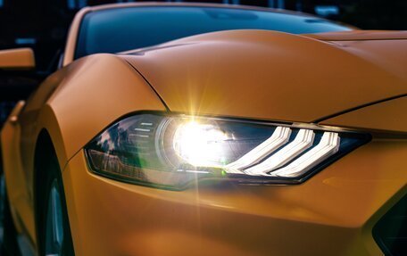 Ford Mustang VI рестайлинг, 2021 год, 4 500 000 рублей, 10 фотография