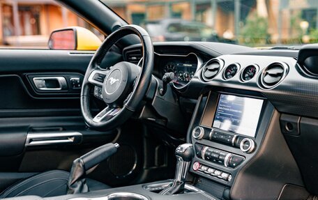 Ford Mustang VI рестайлинг, 2021 год, 4 500 000 рублей, 7 фотография