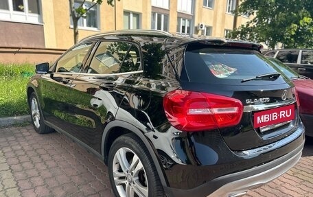 Mercedes-Benz GLA, 2016 год, 1 975 000 рублей, 4 фотография