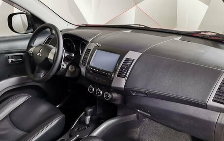 Mitsubishi Outlander III рестайлинг 3, 2010 год, 825 150 рублей, 9 фотография