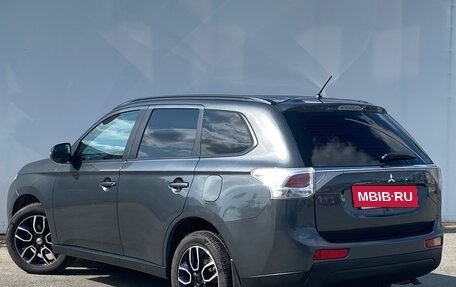 Mitsubishi Outlander III рестайлинг 3, 2013 год, 1 150 000 рублей, 4 фотография