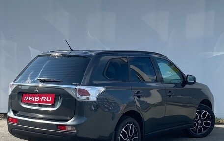Mitsubishi Outlander III рестайлинг 3, 2013 год, 1 150 000 рублей, 6 фотография