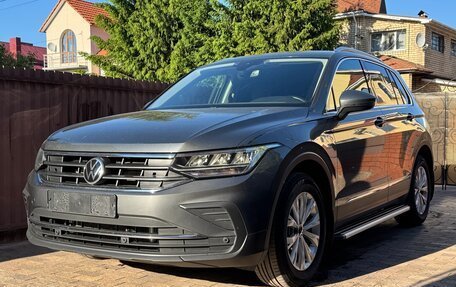 Volkswagen Tiguan II, 2021 год, 2 900 000 рублей, 4 фотография