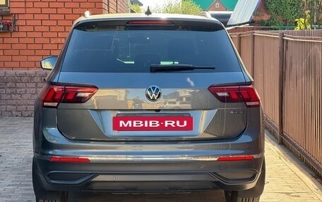 Volkswagen Tiguan II, 2021 год, 2 900 000 рублей, 6 фотография