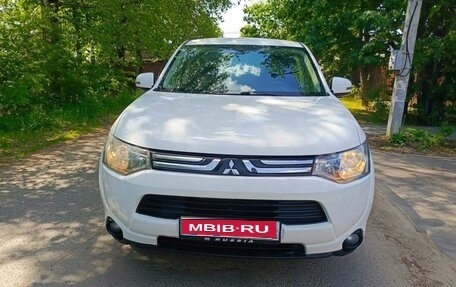 Mitsubishi Outlander III рестайлинг 3, 2012 год, 970 000 рублей, 1 фотография