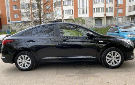 Hyundai Solaris II рестайлинг, 2021 год, 1 800 000 рублей, 3 фотография