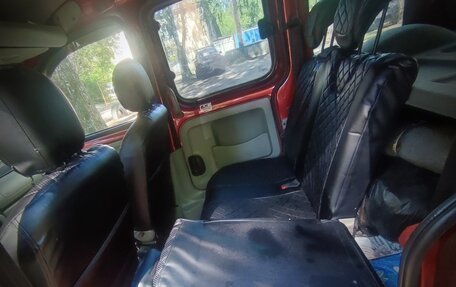 Renault Kangoo II рестайлинг, 2005 год, 680 000 рублей, 10 фотография