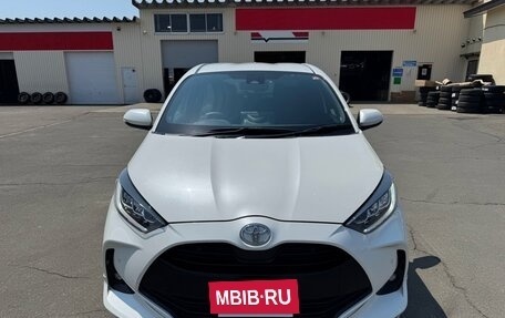 Toyota Yaris, 2021 год, 974 000 рублей, 2 фотография
