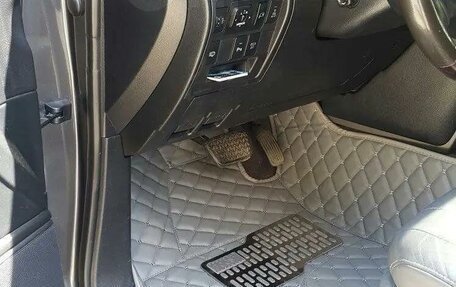Toyota Land Cruiser 200, 2008 год, 2 950 000 рублей, 7 фотография