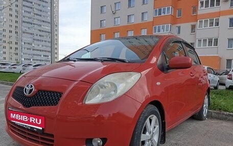 Toyota Yaris III рестайлинг, 2007 год, 549 999 рублей, 3 фотография
