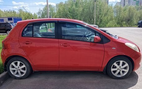Toyota Yaris III рестайлинг, 2007 год, 549 999 рублей, 5 фотография