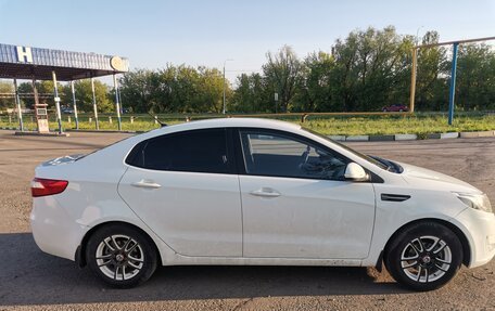 KIA Rio III рестайлинг, 2013 год, 970 000 рублей, 2 фотография