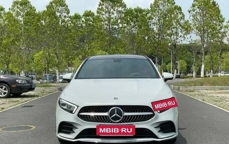 Mercedes-Benz A-Класс, 2020 год, 1 900 000 рублей, 2 фотография