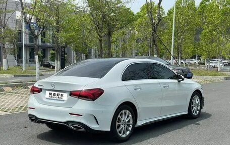 Mercedes-Benz A-Класс, 2020 год, 1 900 000 рублей, 5 фотография