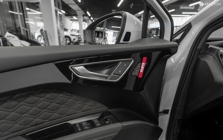 Audi Q4 e-tron, 2023 год, 4 890 000 рублей, 15 фотография
