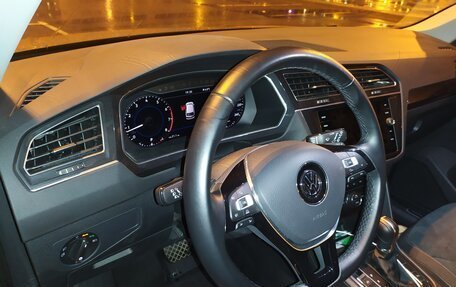 Volkswagen Tiguan II, 2018 год, 1 600 000 рублей, 5 фотография