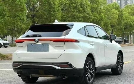 Toyota Venza, 2022 год, 2 500 000 рублей, 4 фотография